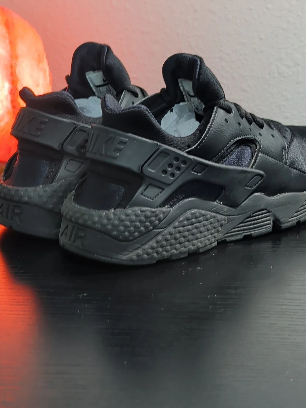 Nike Women’s Air Huarache Run Triple Black Size 8 Sneakers 634835-012